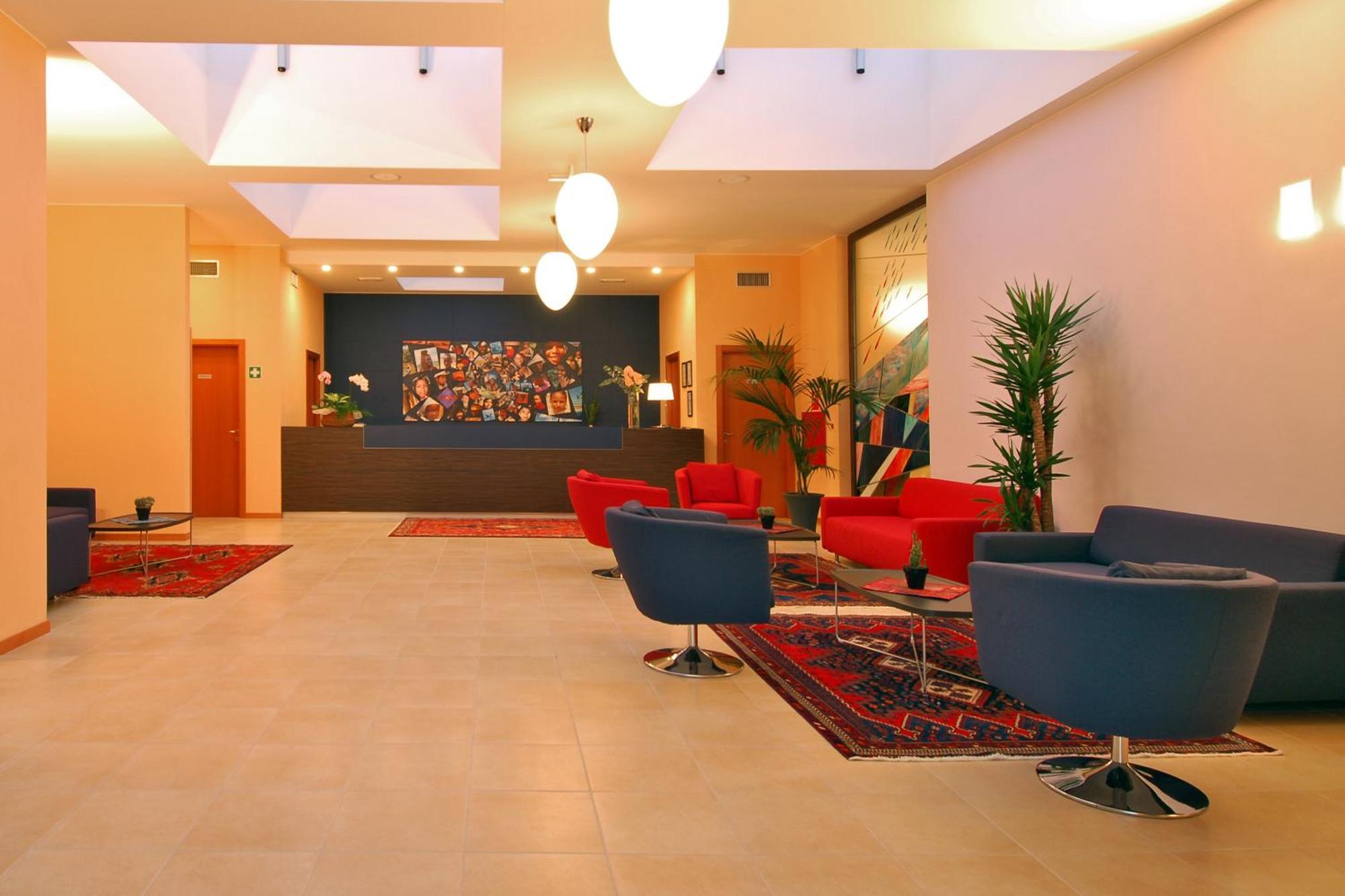Rosso Frizzante Hotel 3*