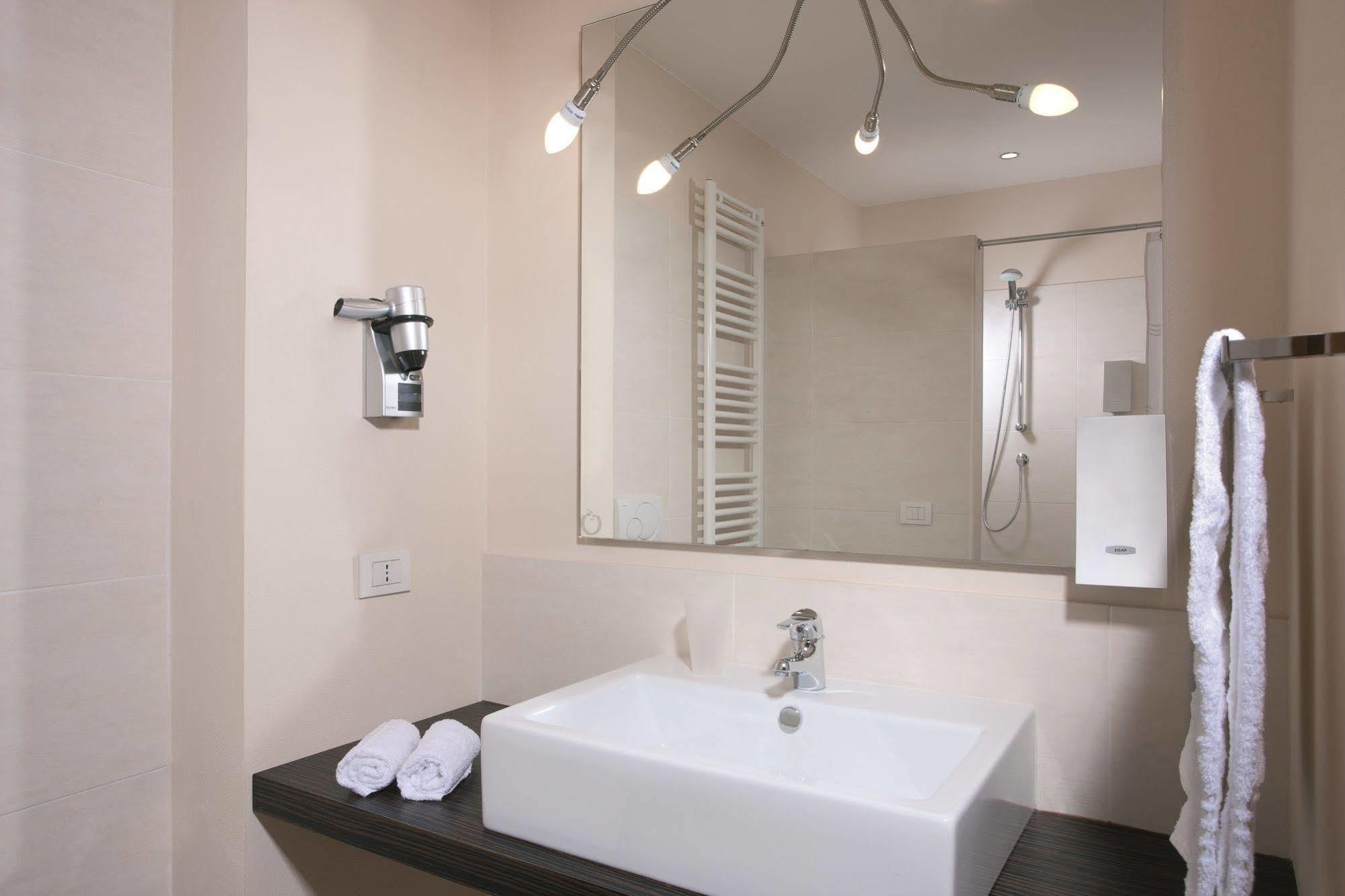 Hotel Rosso Frizzante 3*