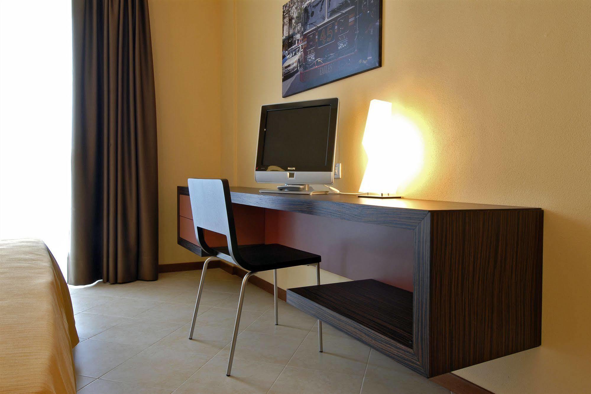 Rosso Frizzante Hotel 3*