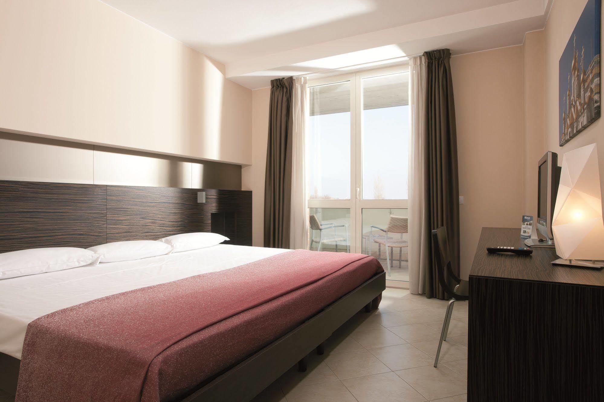Rosso Frizzante Hotel